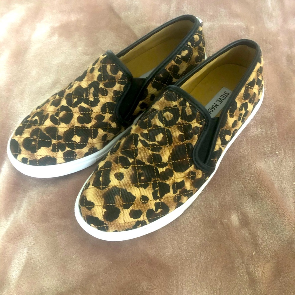 Steve Madden Leopard print slip on